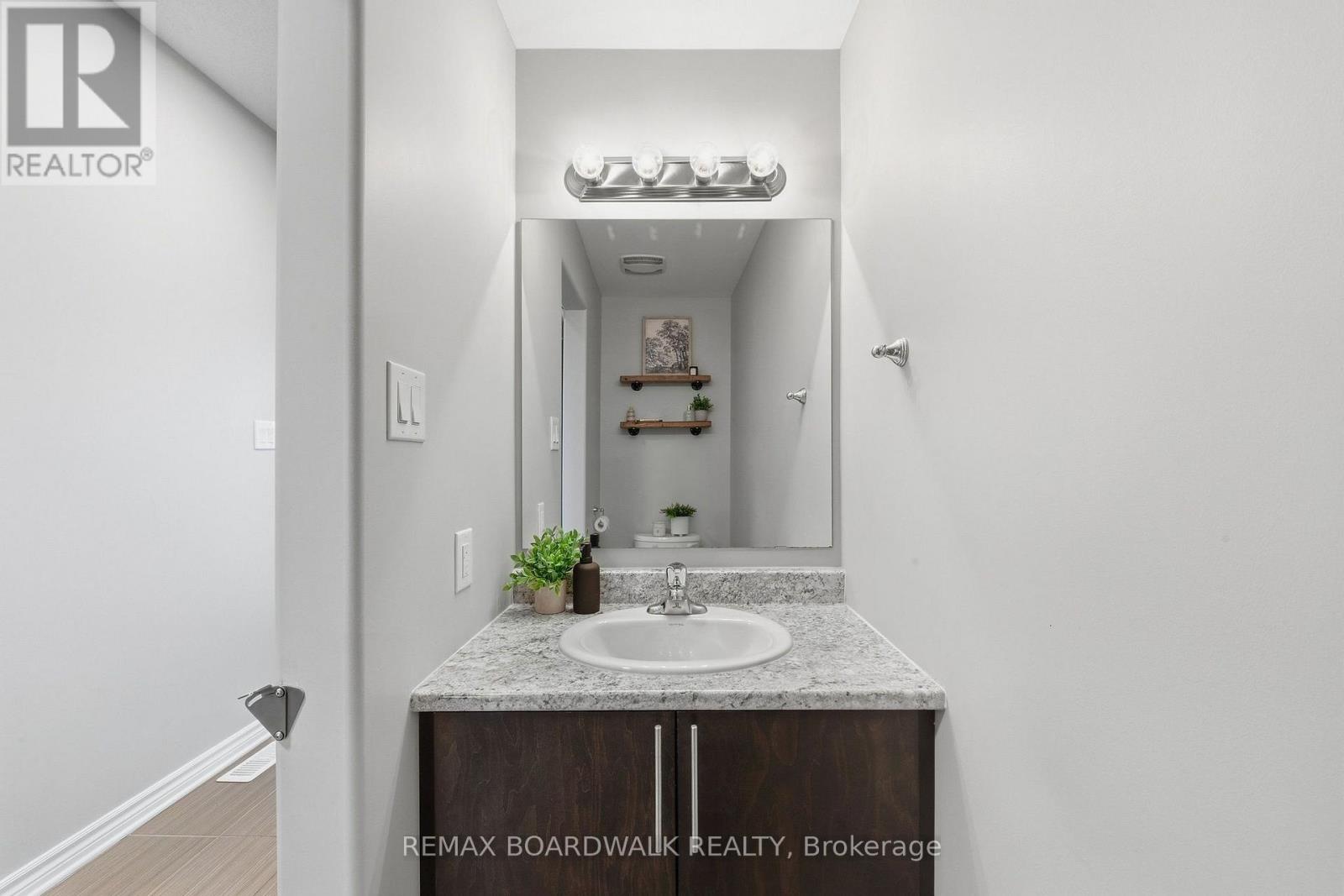 298 WILLIAM STREET W - 3