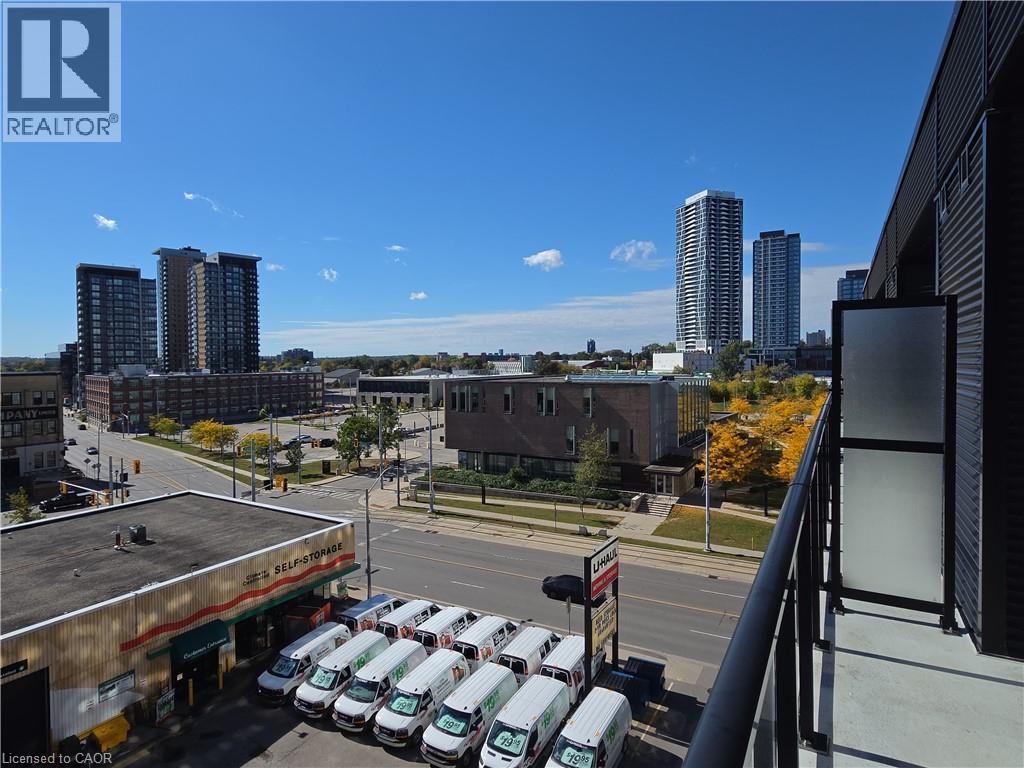 1 Victoria Street South — photo 20