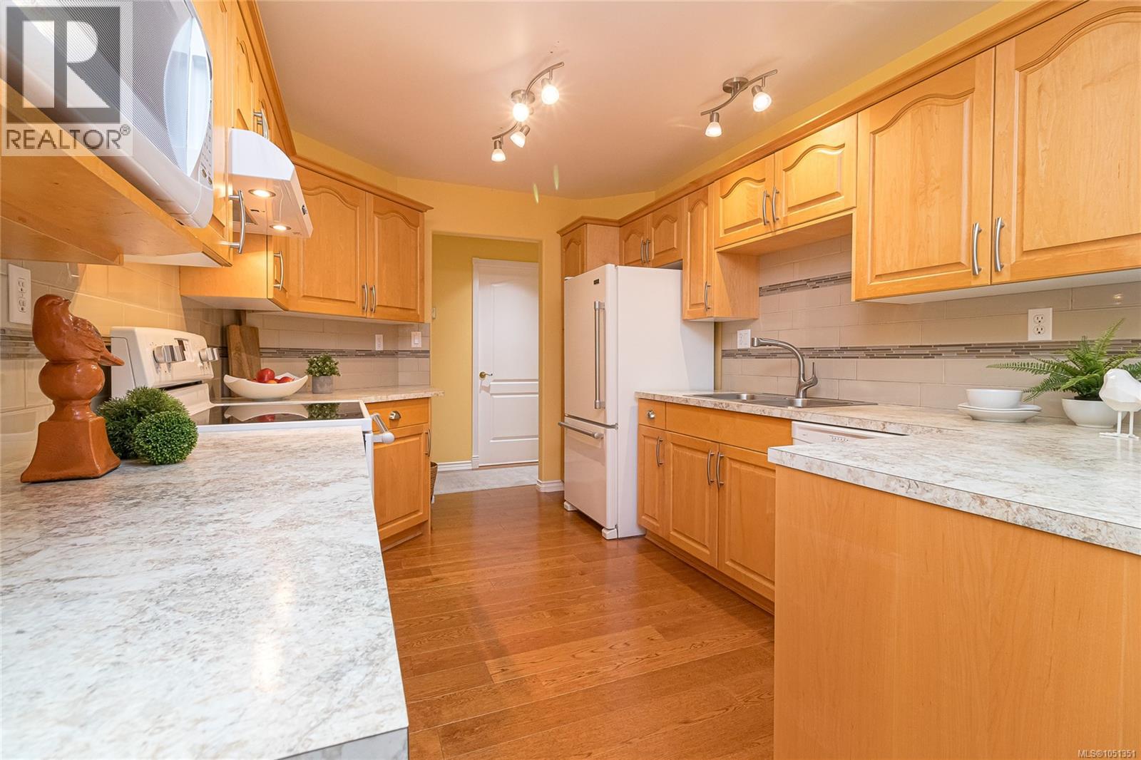 #201 9905 Fifth St - Image 14