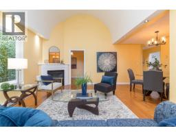 Living room - 201 9905 Fifth St, Sidney, BC V8L2X6 Photo 10