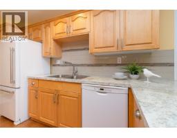 201 9905 Fifth St, Sidney, BC V8L2X6 Photo 15