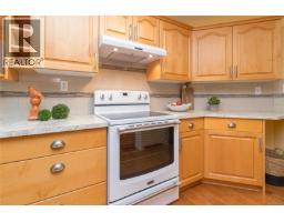 201 9905 Fifth St, Sidney, BC V8L2X6 Photo 16