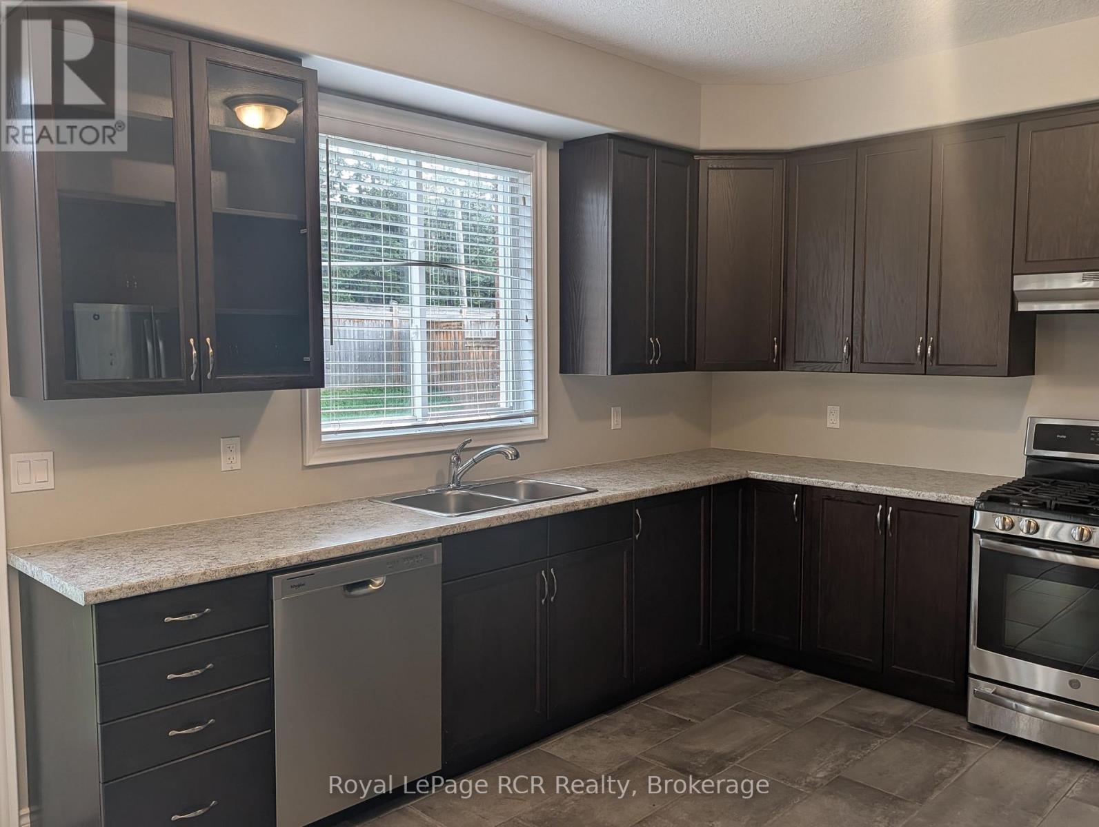 89 LOCKERBIE CRESCENT - Image 5