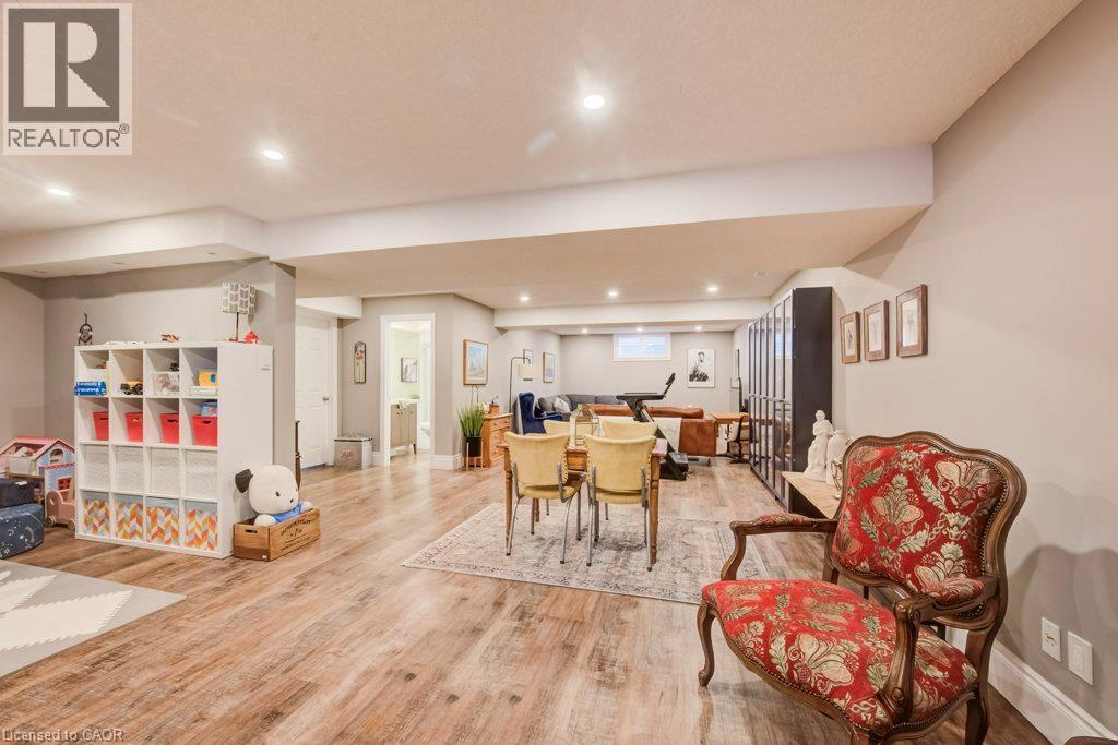 27 CORAL GABLES Crescent - Image 39