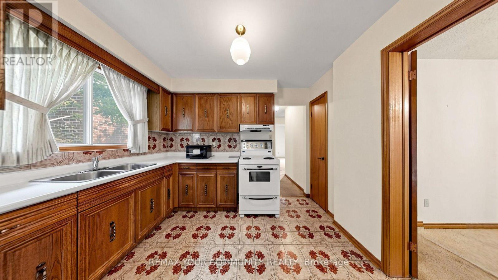 2 TRIMONTIUM CRESCENT - 11