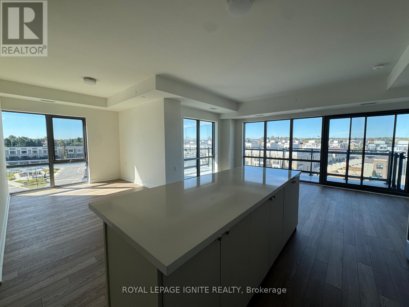#521 51 CLARINGTON BOULEVARD - 8