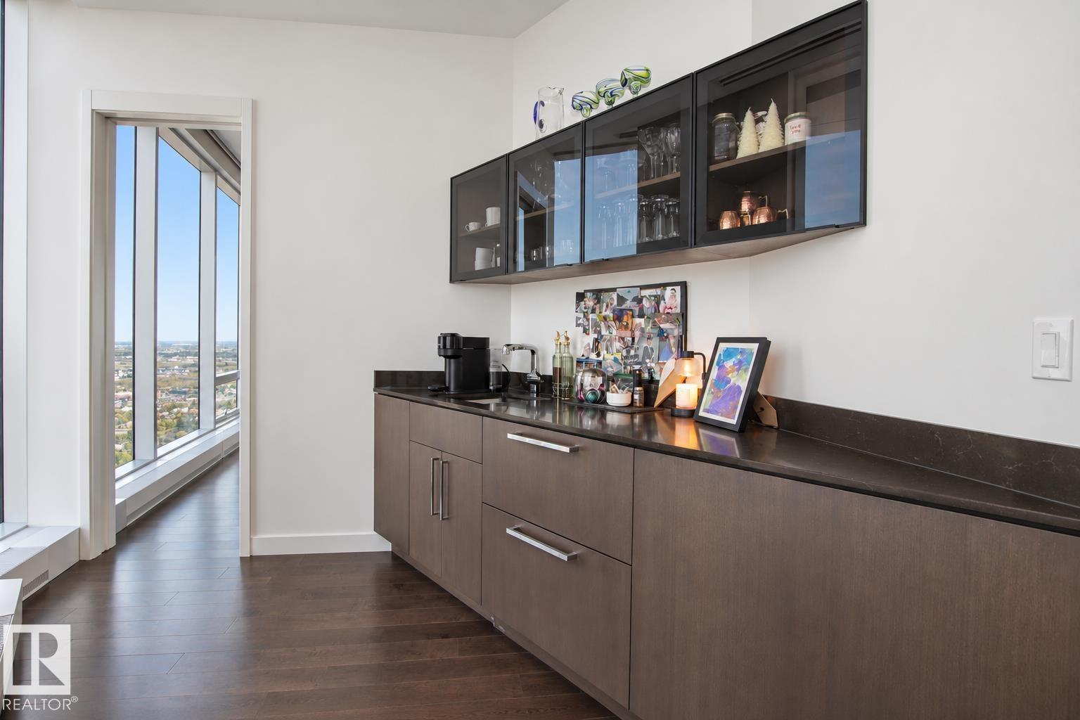#5301 10360 102 ST NW - 6