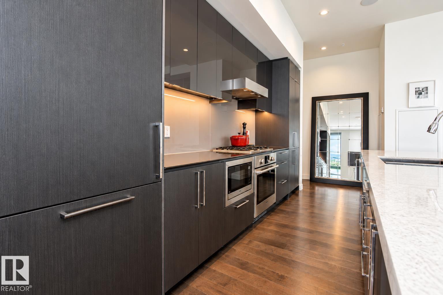 #5301 10360 102 ST NW - 31