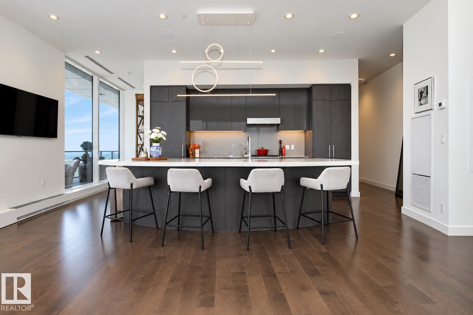 #5301 10360 102 ST NW - 32