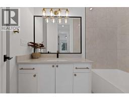 2221 Halifax Crescent Nw, Calgary, AB T2M4E1 Photo 35