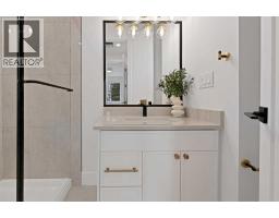 2221 Halifax Crescent Nw, Calgary, AB T2M4E1 Photo 33