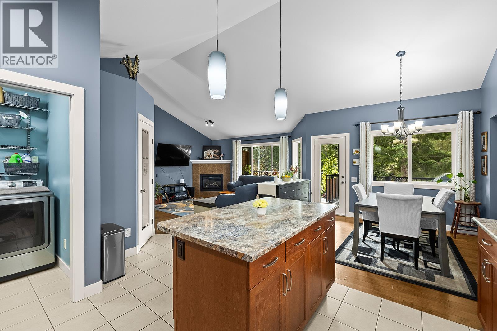 2095 Bernau Court, Lake Country