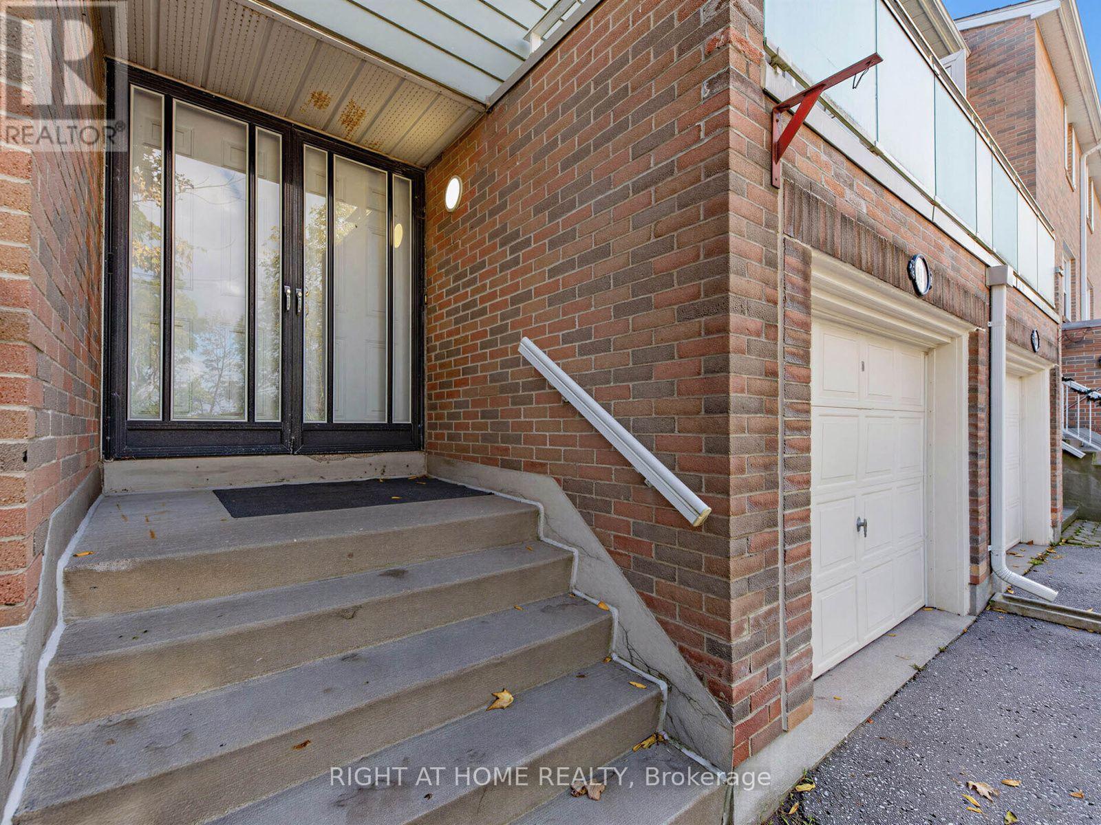 1984 John Street, Markham, ON photo 30