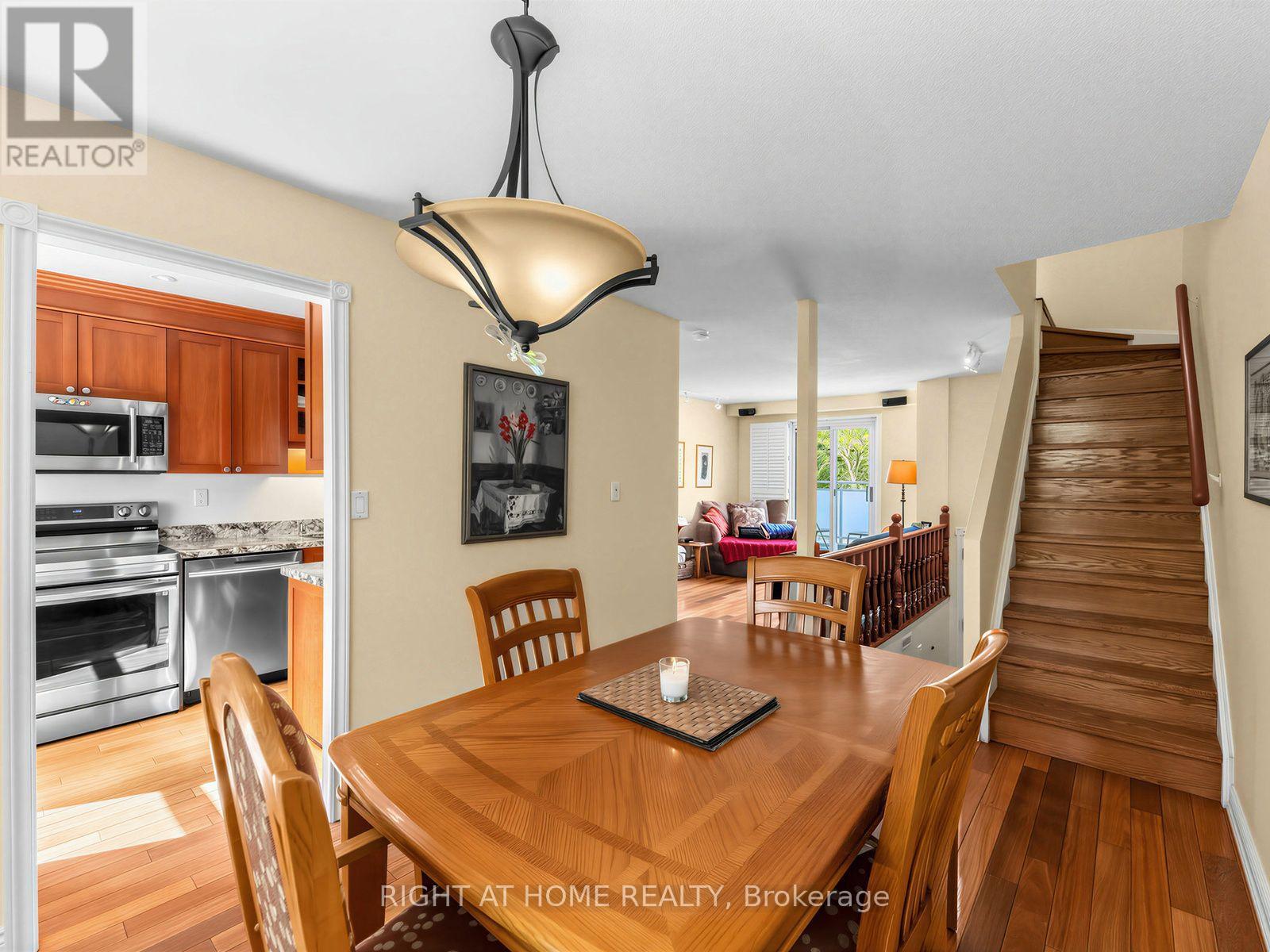 1984 John Street, Markham, ON photo 7