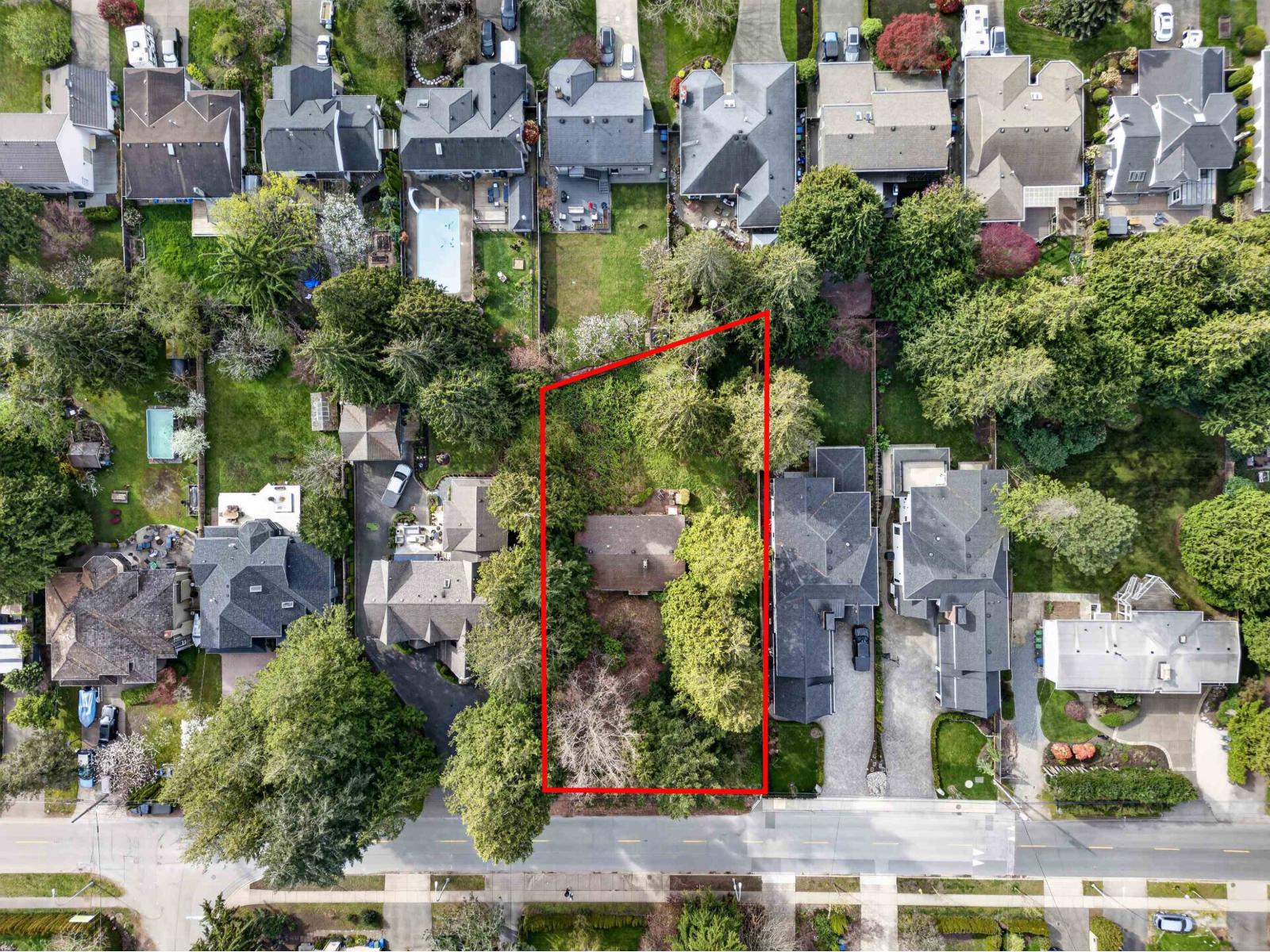 3 Bed, 2 Bath House for Sale in Surrey – 12564 25 AVENUE, Surrey – MLS# R3172990 - Image 2
