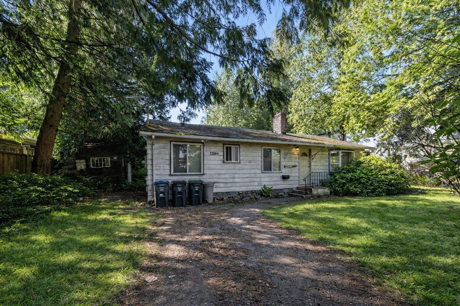 3 Bed, 2 Bath House for Sale in Surrey – 12564 25 AVENUE, Surrey – MLS# R3172990 - Image 3