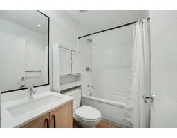 8 1708 King George Boulevard, Surrey, BC V4A4Z8 Photo 25