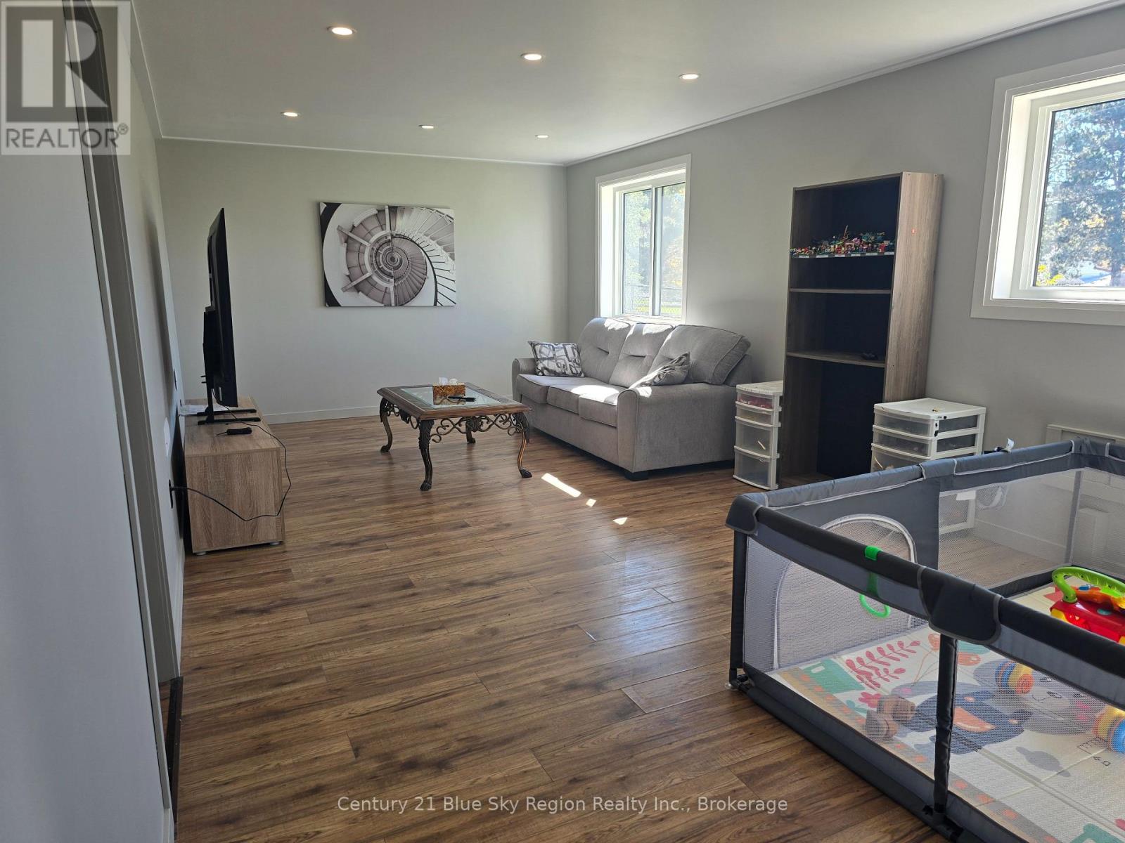 203 LABRECQUE STREET - Image 42