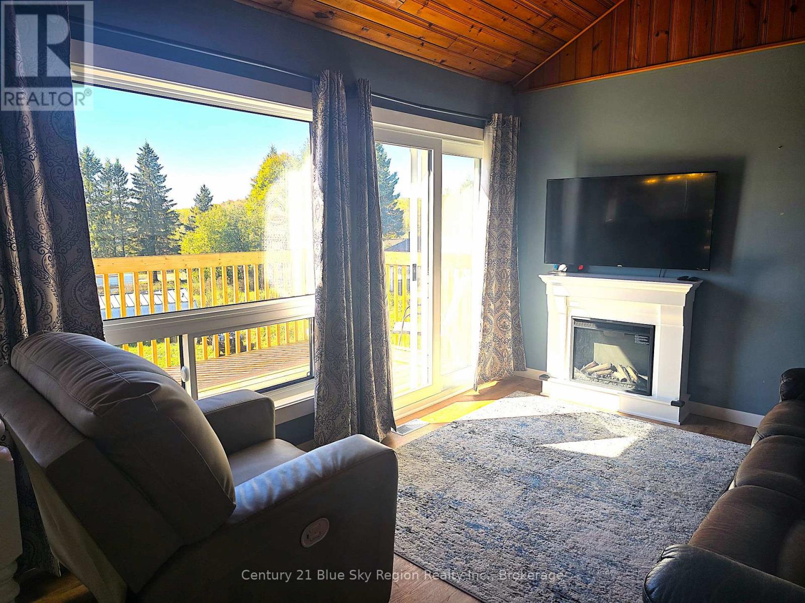 203 LABRECQUE STREET - Image 32