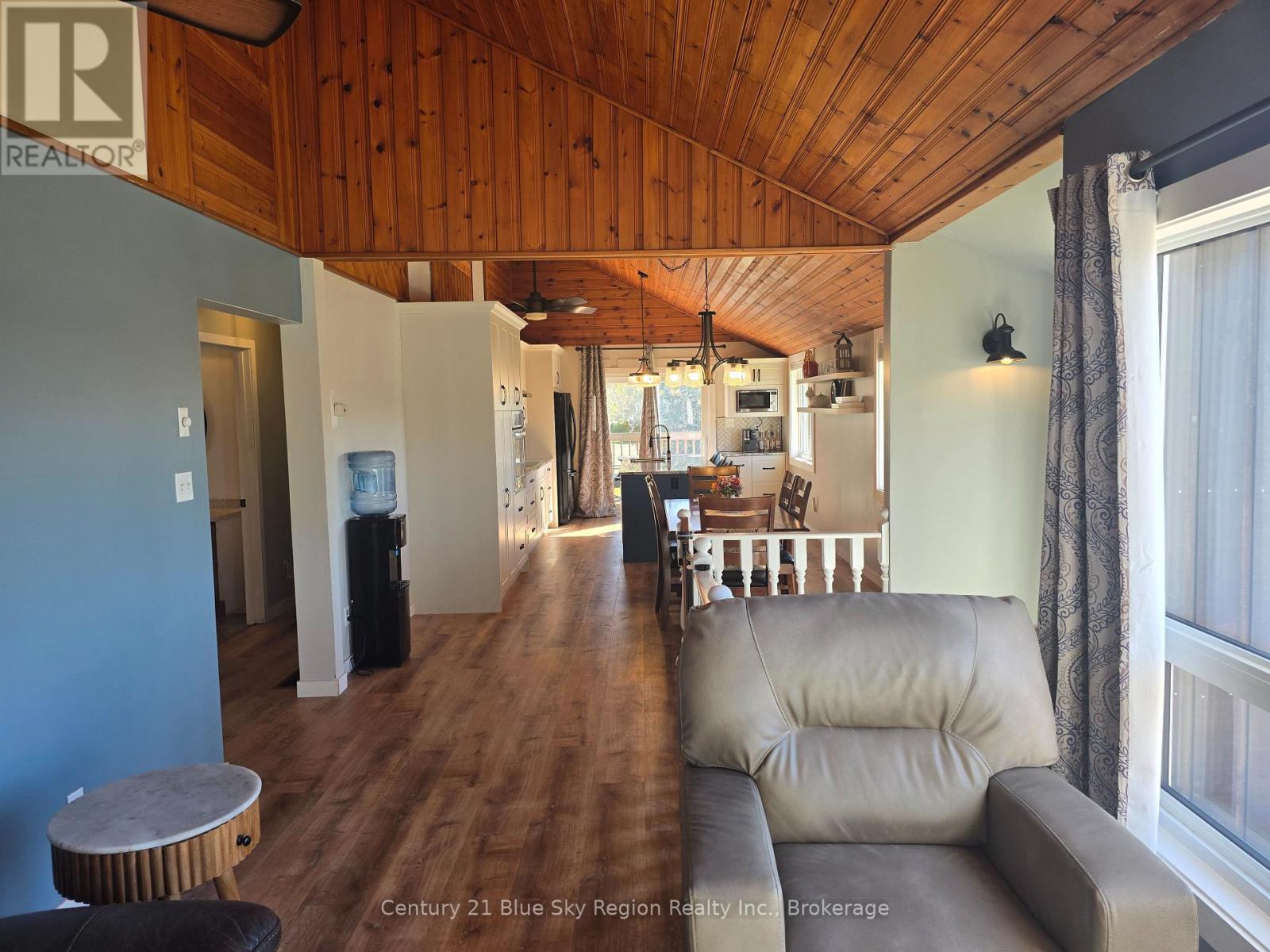 203 LABRECQUE STREET - Image 34