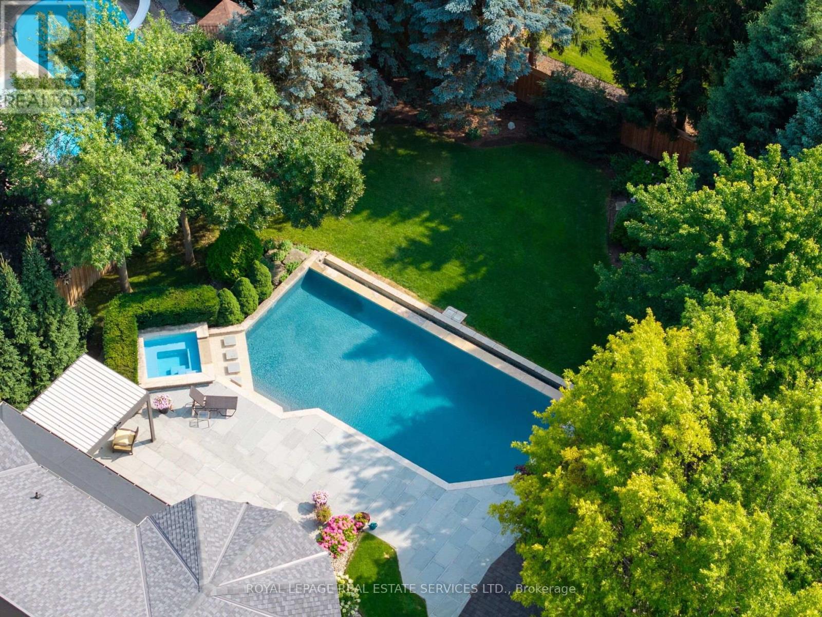 70 Shorewood Place, Oakville, ON photo 2