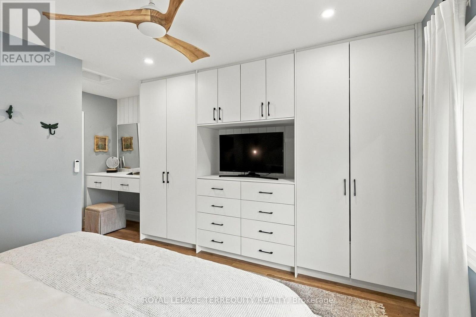 112 Maria Street, Toronto, ON photo 13