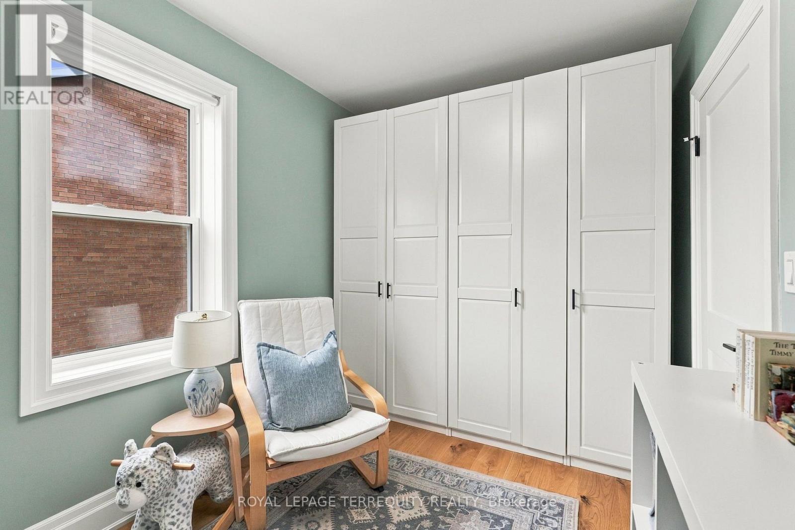 112 Maria Street, Toronto, ON photo 17
