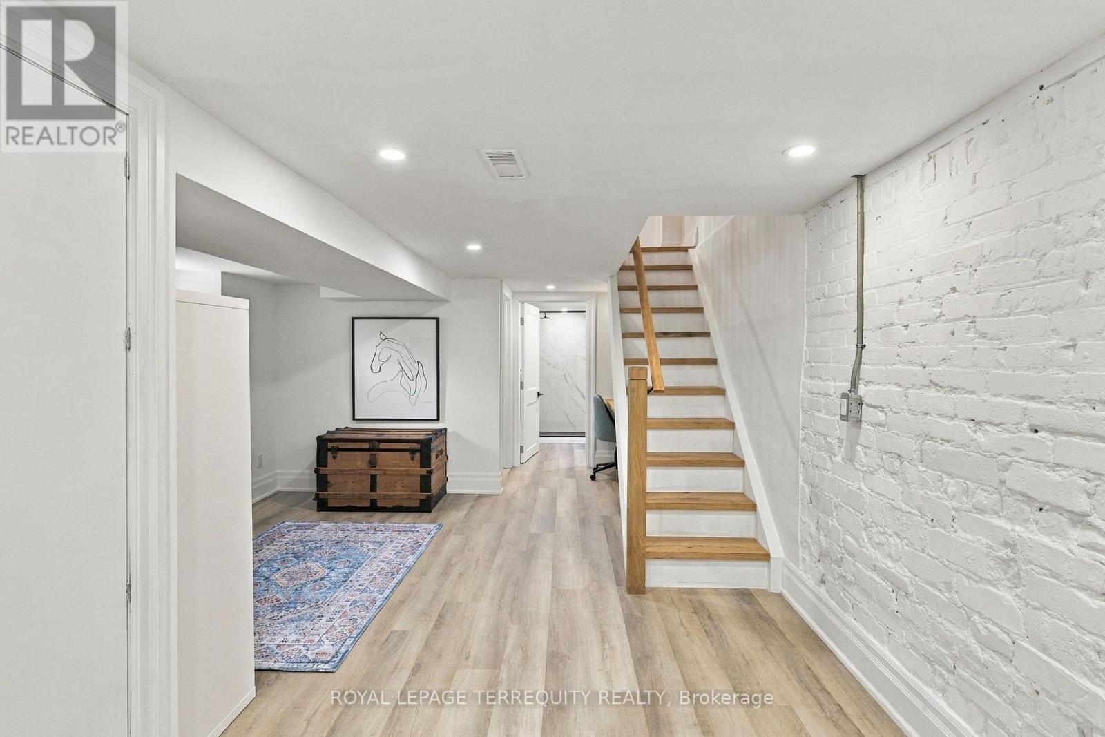 112 Maria Street, Toronto, ON photo 20