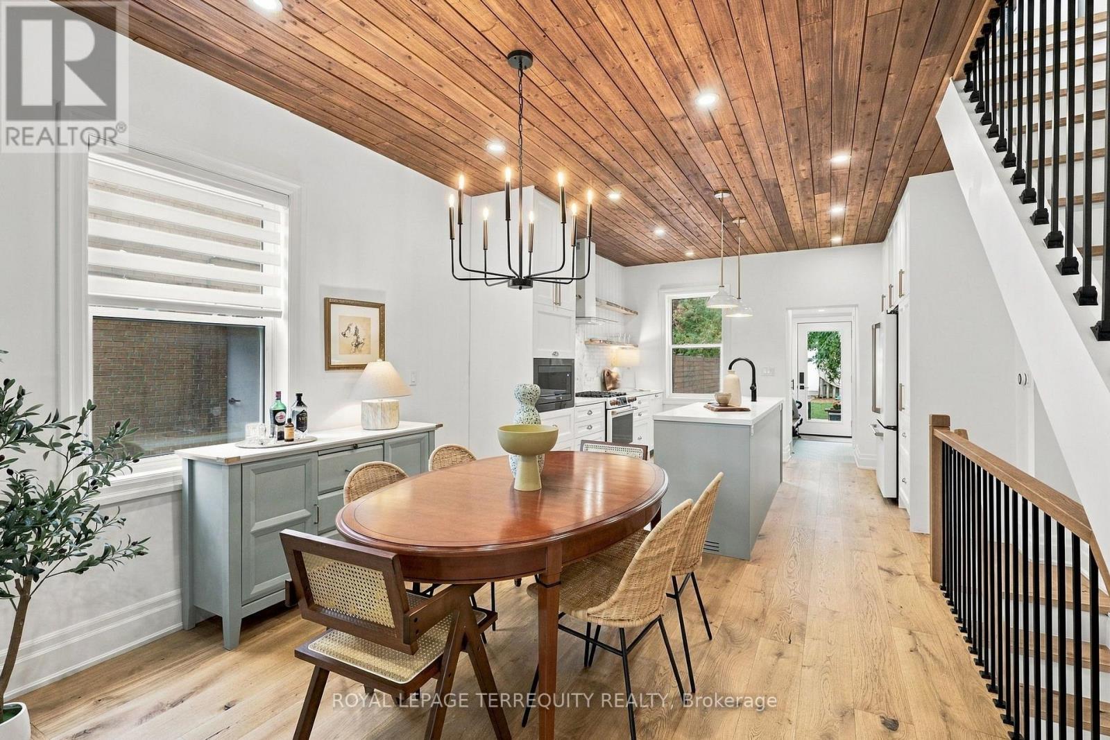 112 Maria Street, Toronto, ON photo 5