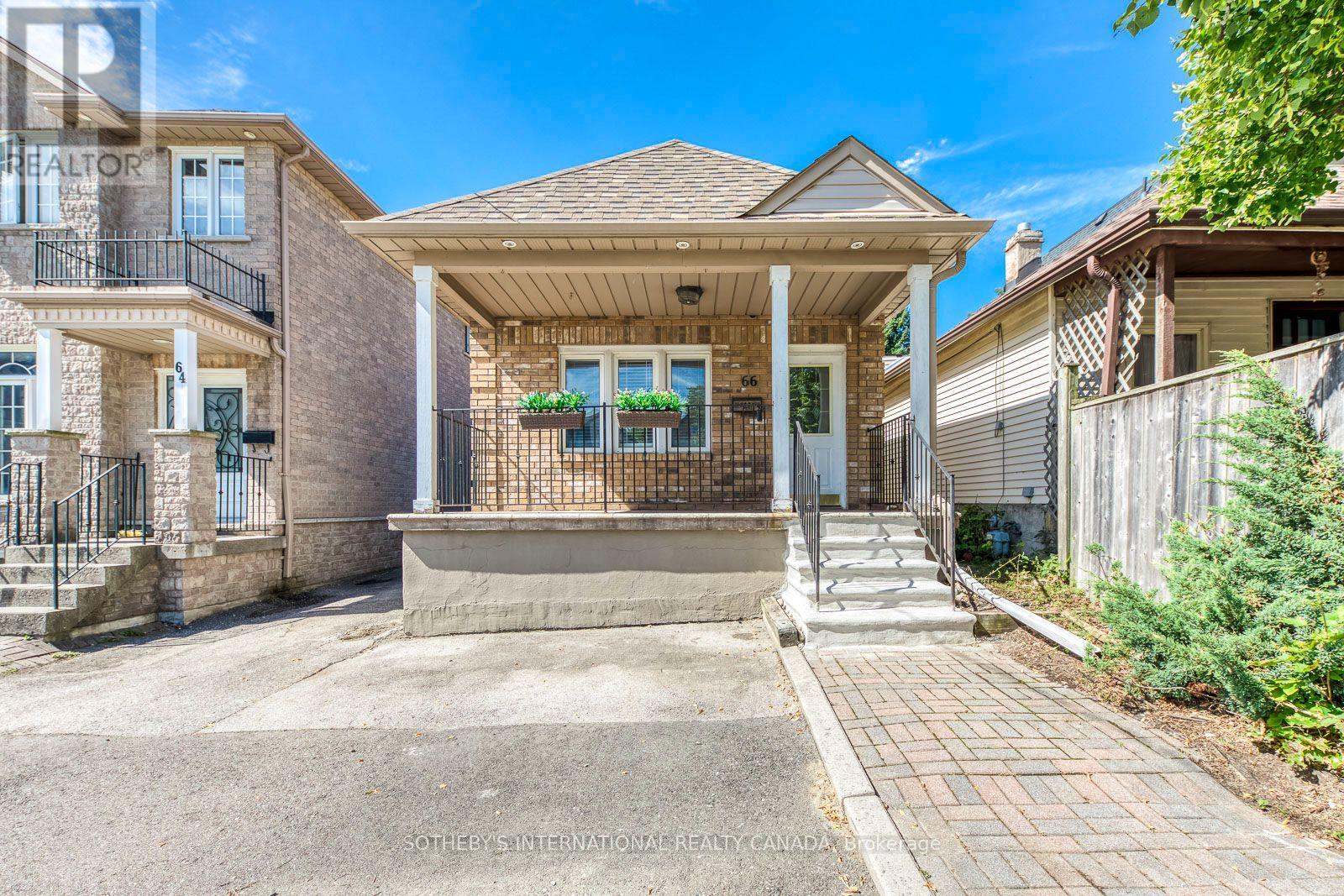 66 Twenty Ninth Street, Toronto, ON photo 3