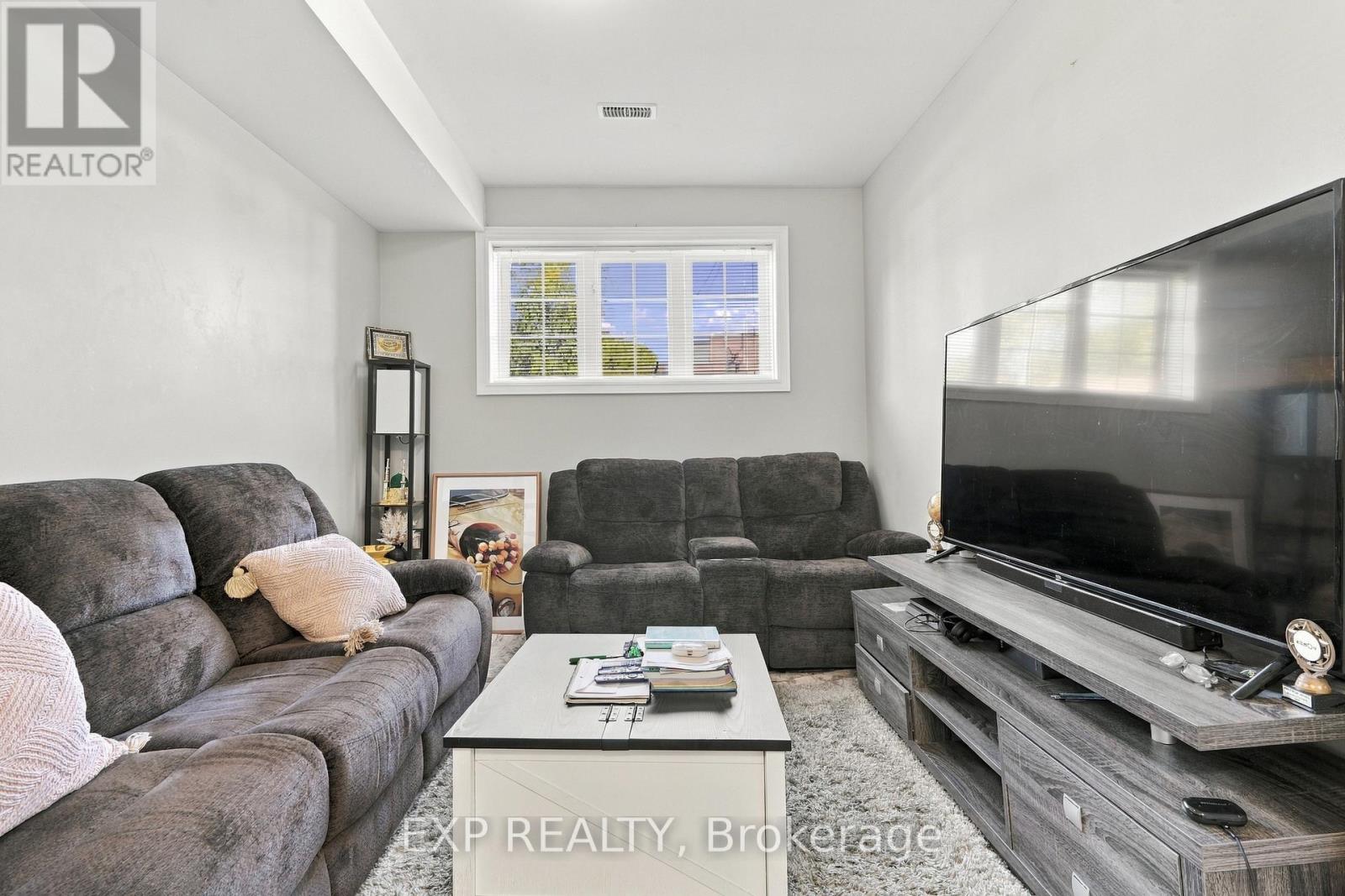 11 Donald Avenue — photo 21