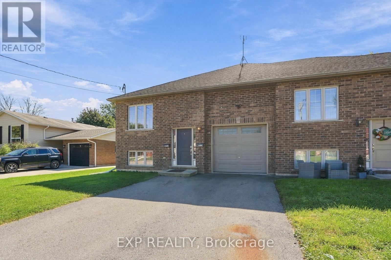 11 Donald Avenue — photo 38