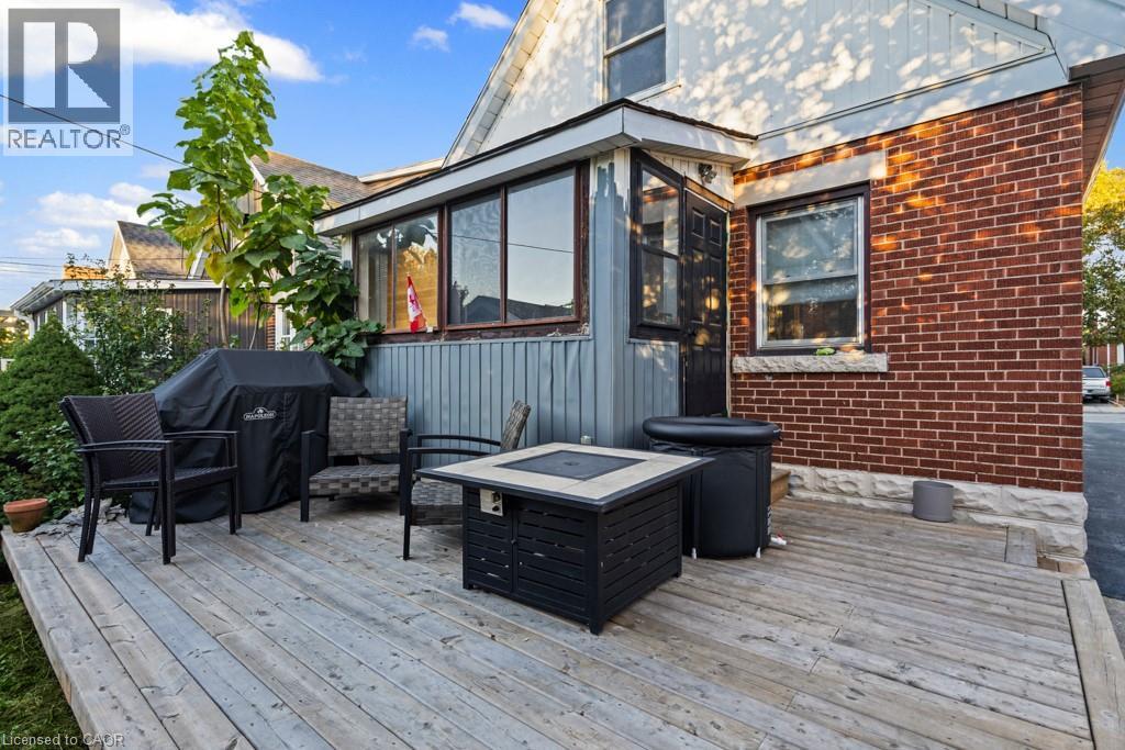 202 HUXLEY Avenue S - 45