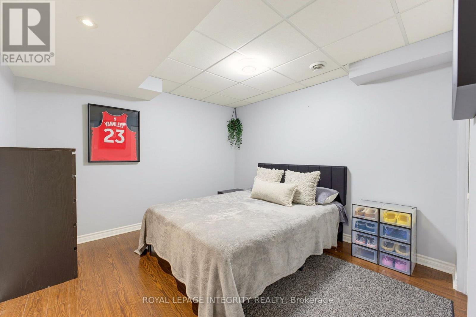 20 MERLIN STREET - Image 33