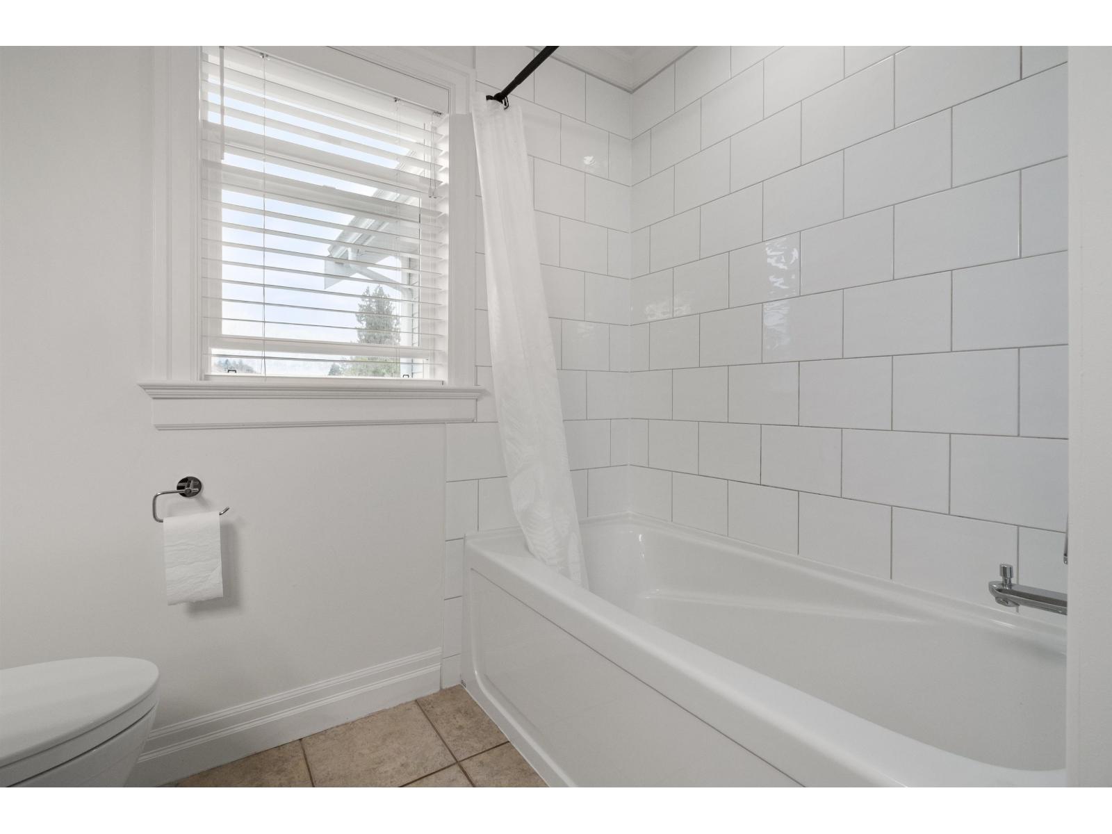 Photo of 10995 MCSWEEN ROAD, Fairfield Island 21