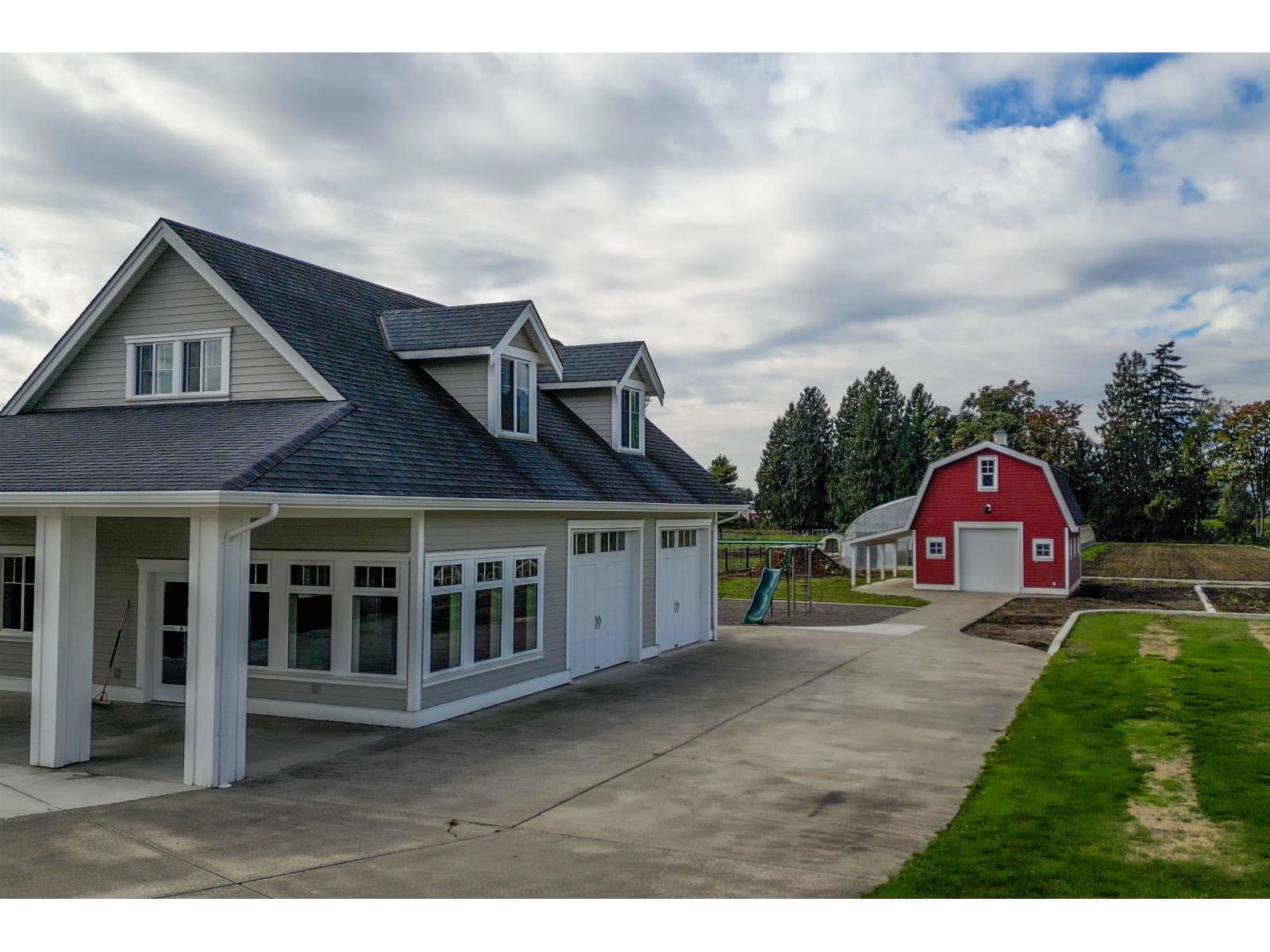 Photo of 10995 MCSWEEN ROAD, Fairfield Island 23