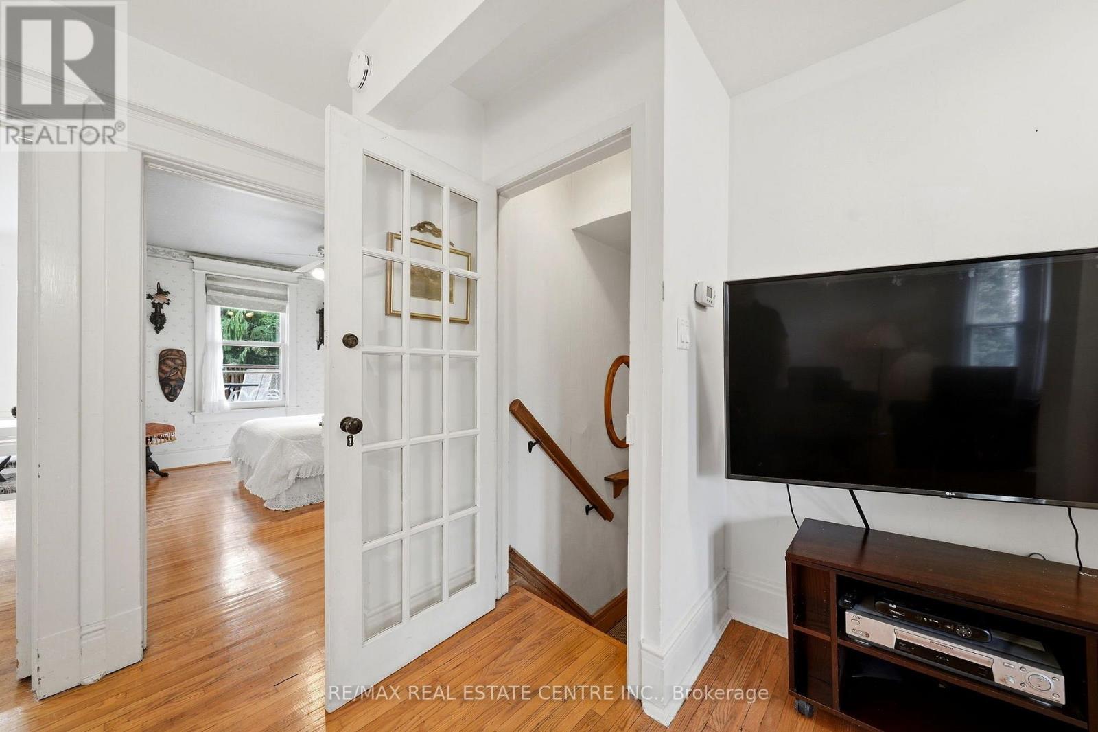 71 Lyall Avenue, Toronto, ON photo 14