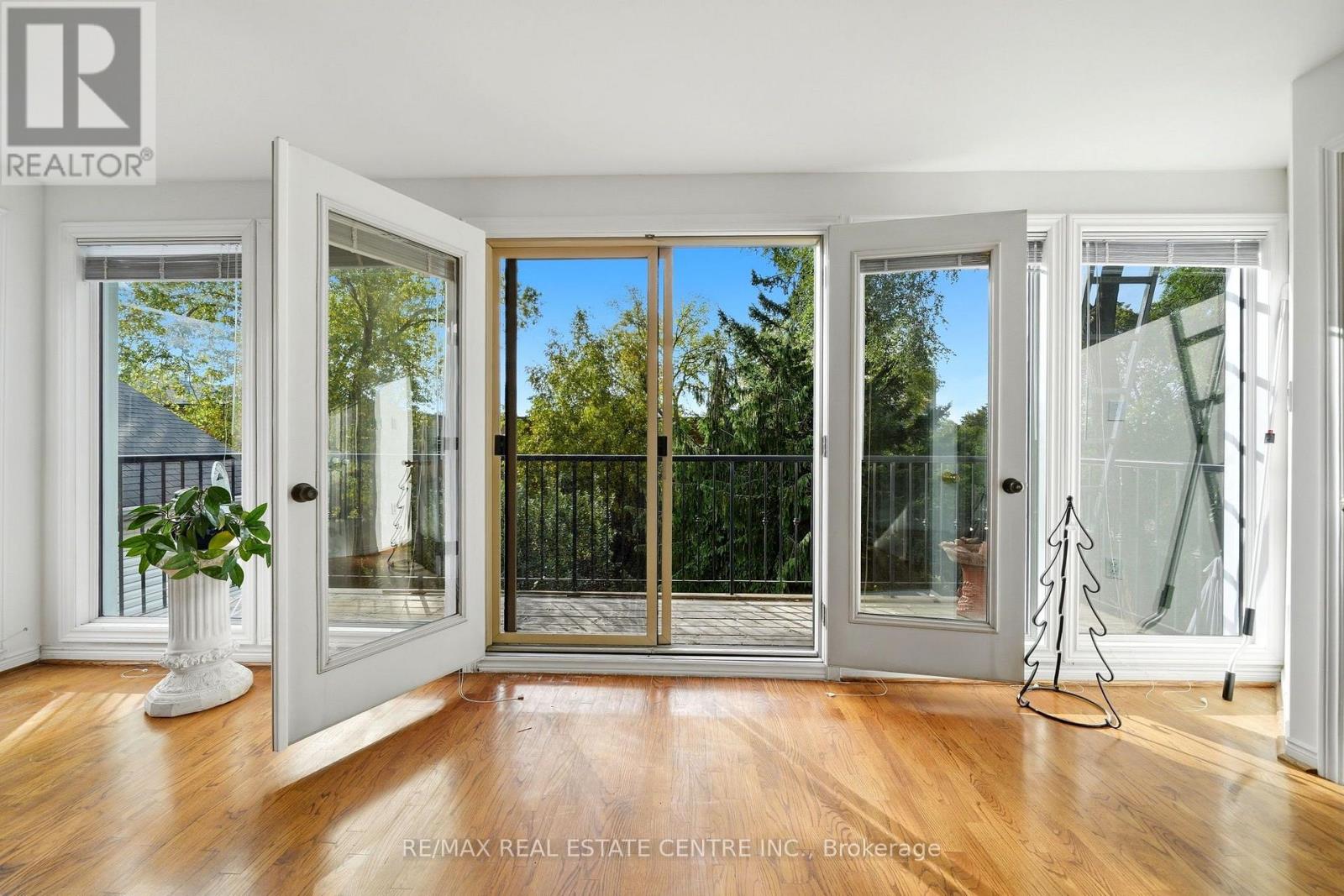 71 Lyall Avenue, Toronto, ON photo 34