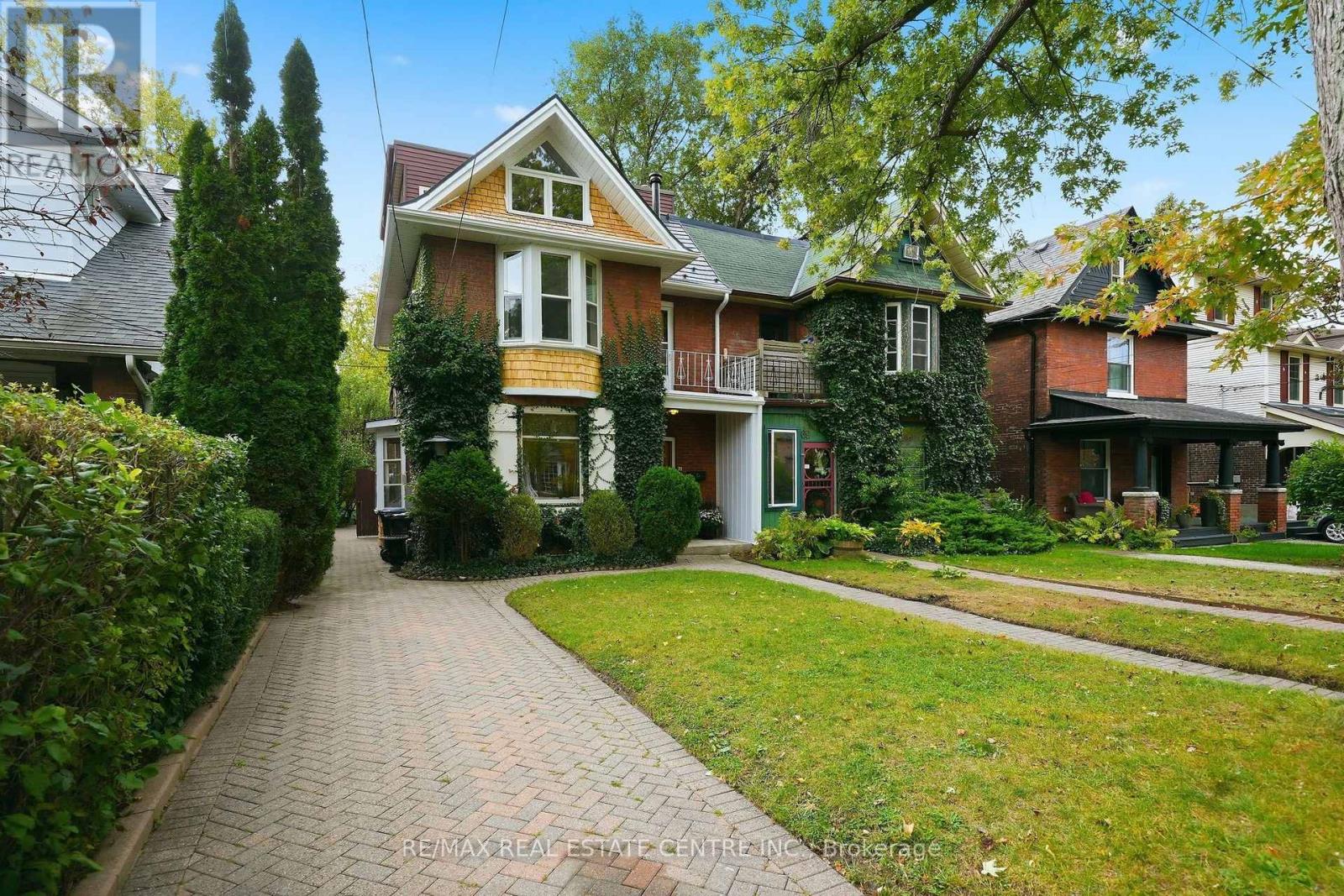71 Lyall Avenue, Toronto, ON photo 2