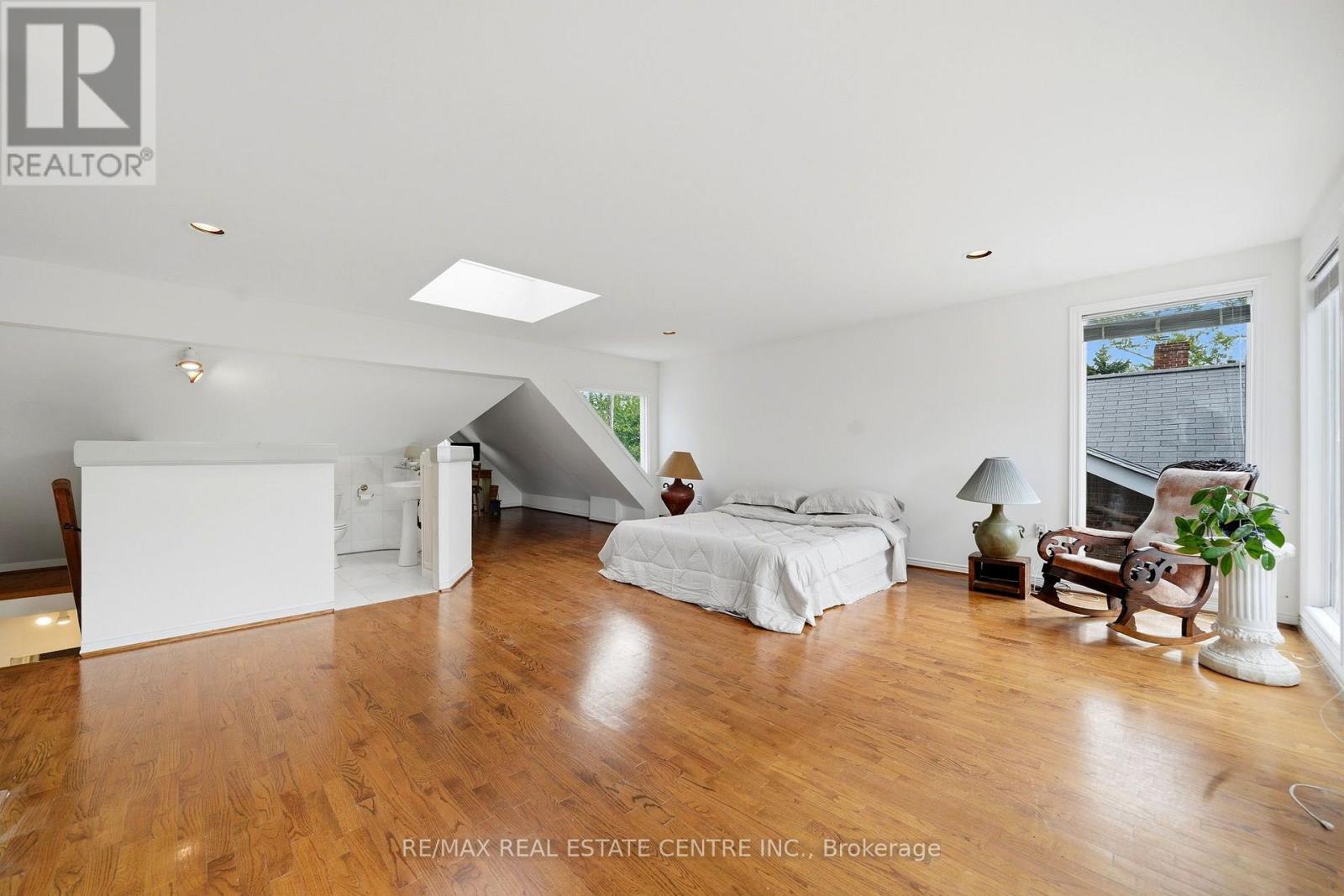 71 Lyall Avenue, Toronto, ON photo 29
