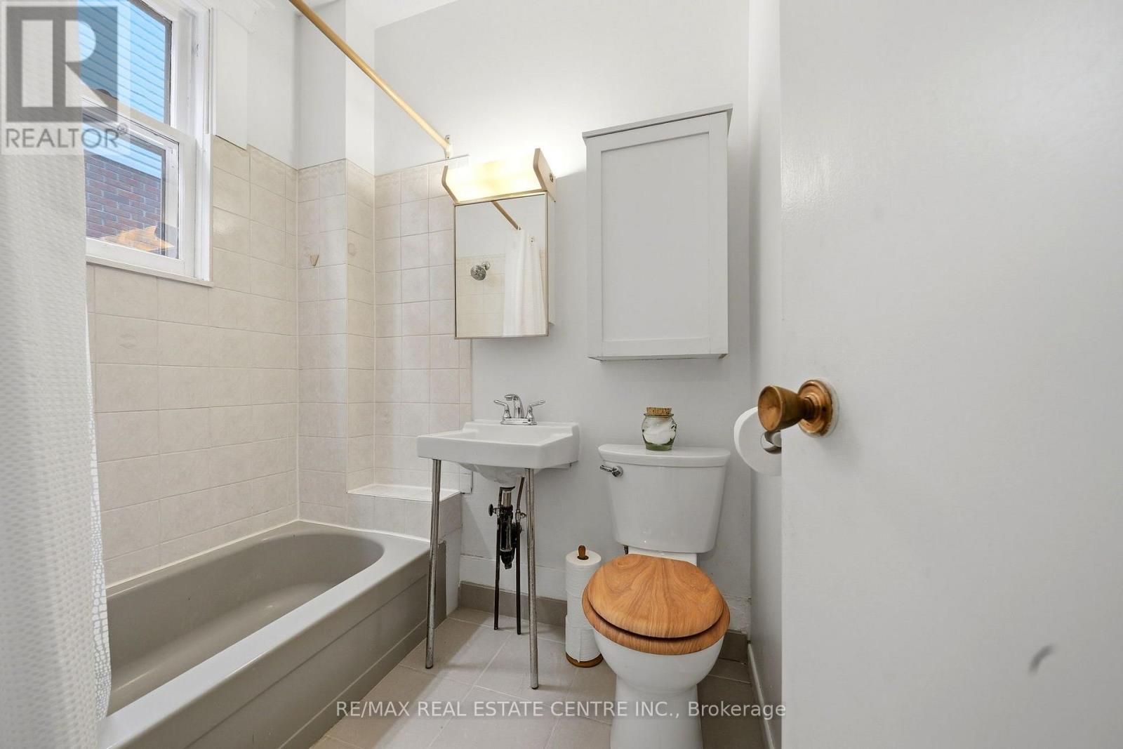 71 Lyall Avenue, Toronto, ON photo 13