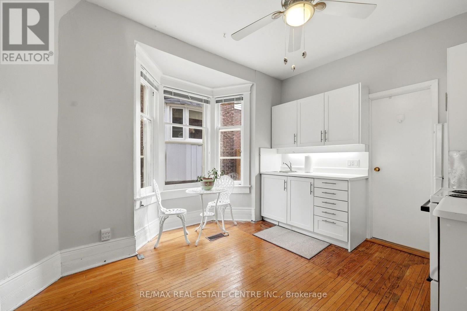 71 Lyall Avenue, Toronto, ON photo 8