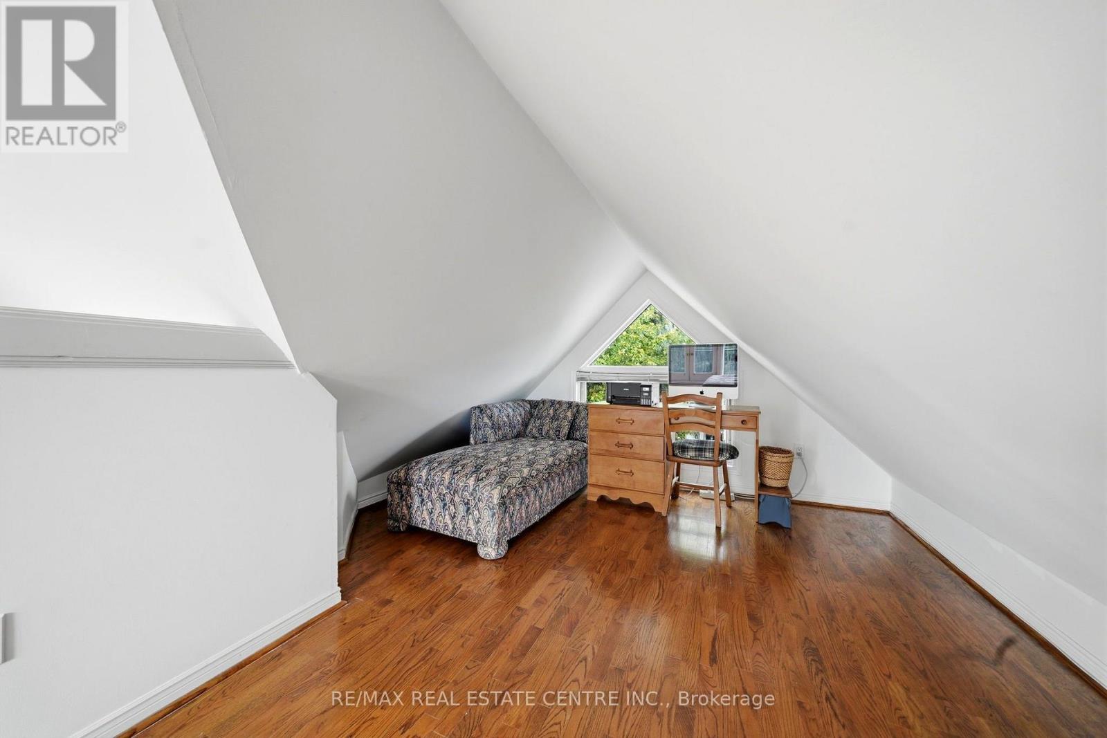 71 Lyall Avenue, Toronto, ON photo 32
