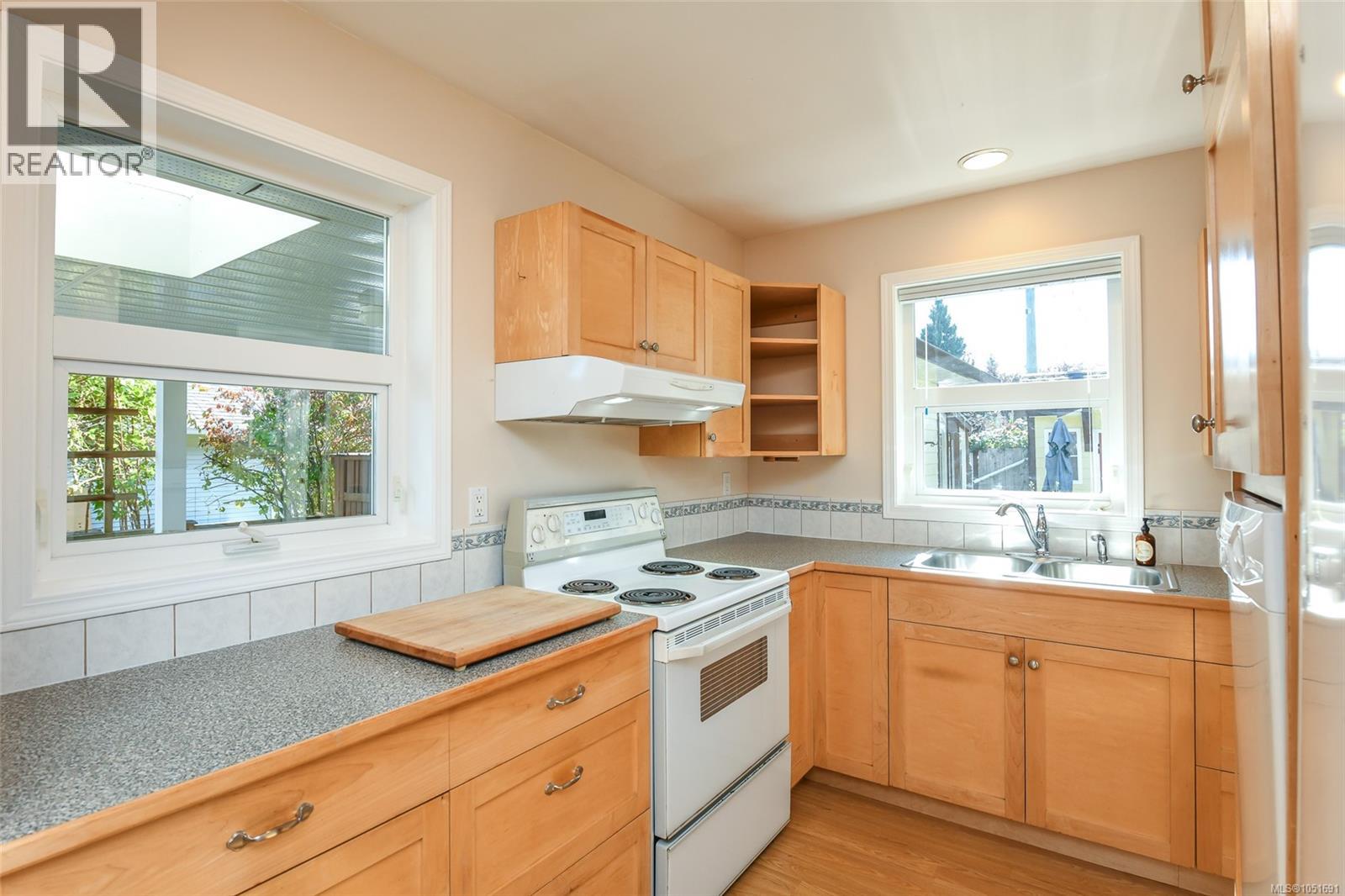 2849 Penrith Ave - 6