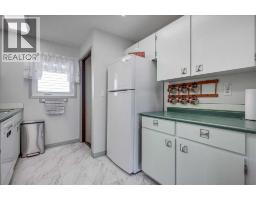 Dining room - 18 Greenham Drive, Red Deer, AB T4P2X4 Photo 8