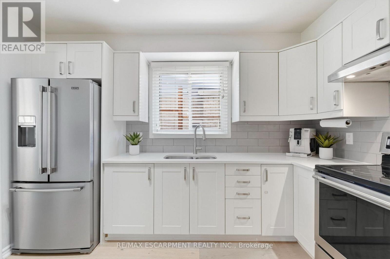 37 BAYVIEW DRIVE - 11
