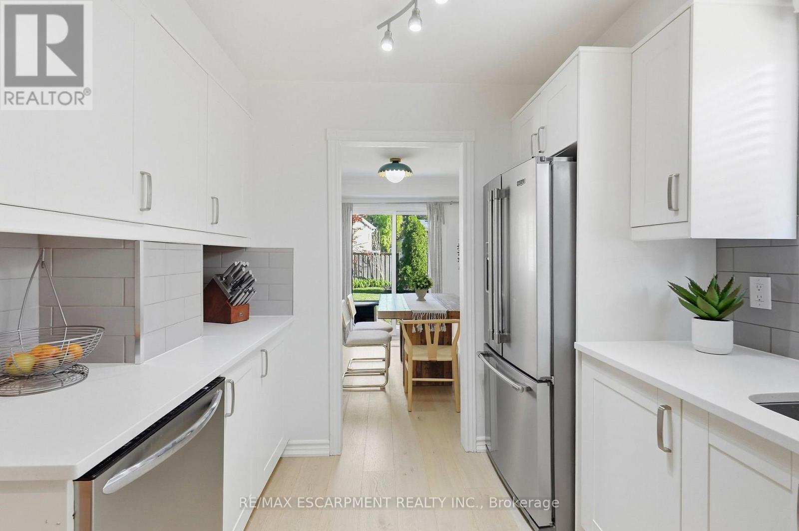 37 BAYVIEW DRIVE - 14