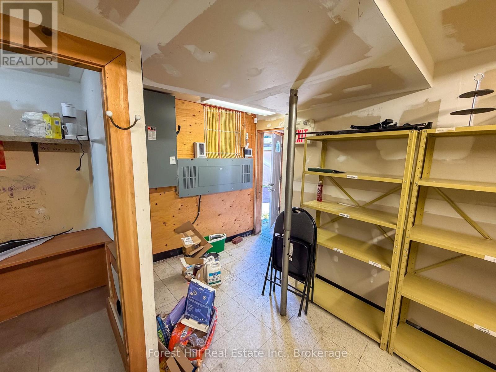 16 Manitoba Street — photo 12