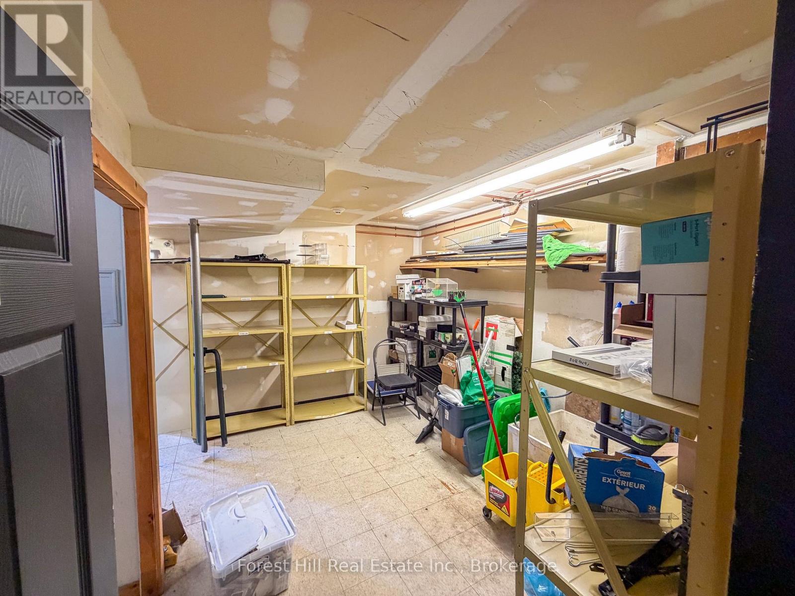 16 Manitoba Street — photo 11