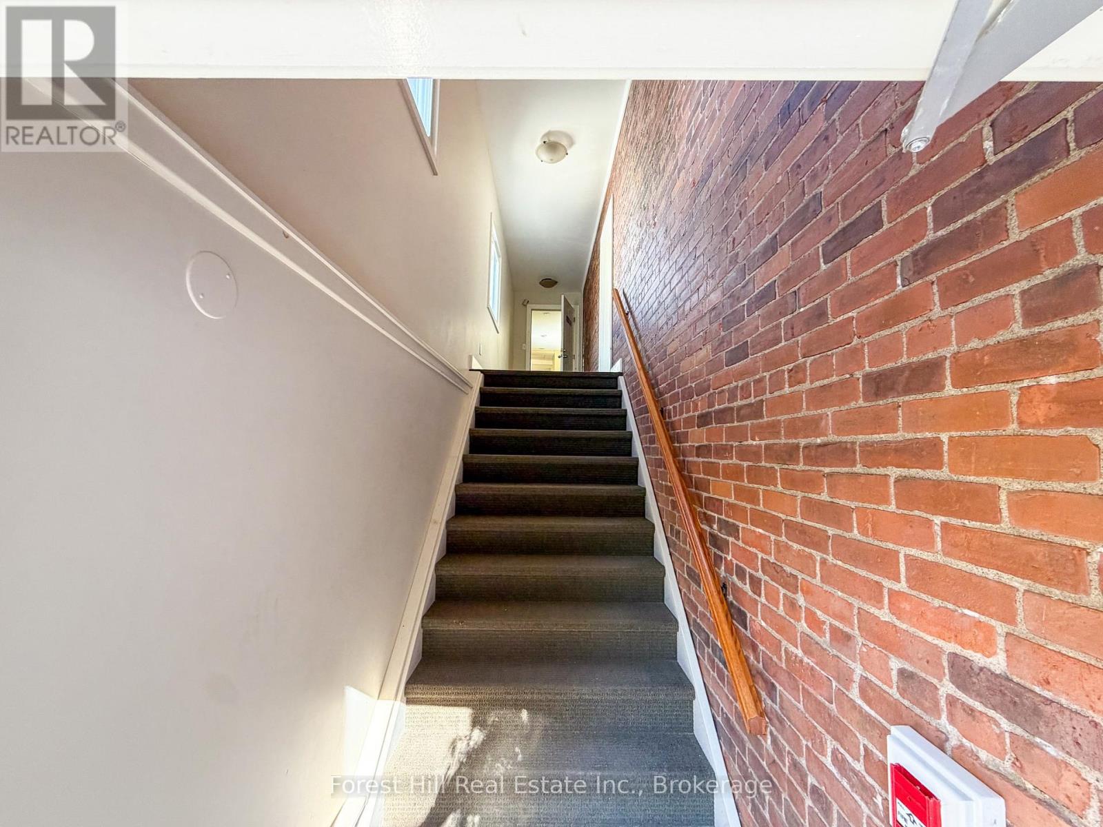 16 Manitoba Street — photo 14